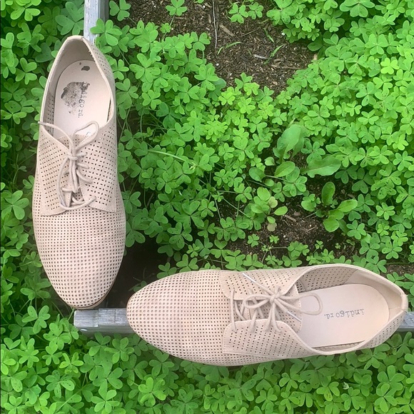 Flats - Picture 6 of 8